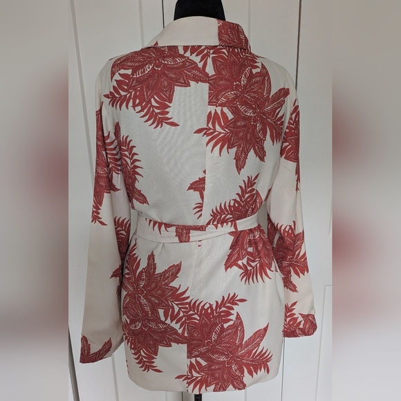 Fashion Nova New Tropical Red and White Wrap Blazer, Size 1x - Picture 6 of 6